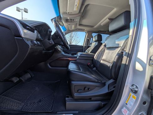 Used 2019 GMC Yukon XL SLT w/ Open Road Package image 28