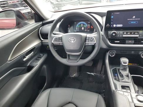 Used 2024 Toyota Grand Highlander FWD image 11