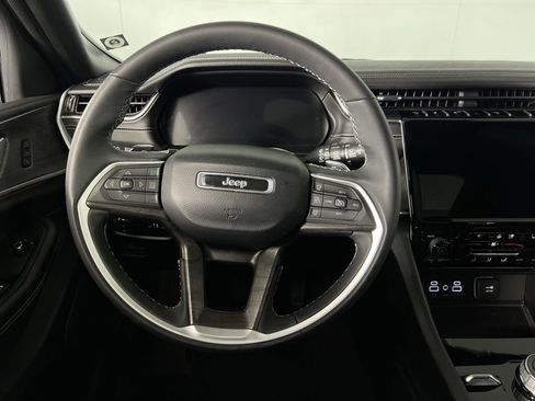 Certified 2024 Jeep Grand Cherokee L Limited w/ Luxury Tech Group II image 13