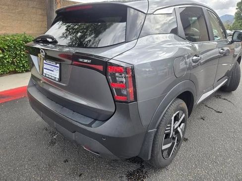 Used 2025 Nissan Kicks SV image 7