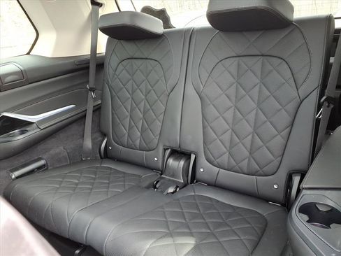 Used 2023 BMW X7 xDrive40i w/ Parking Assistance Package image 20