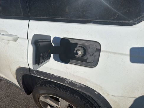 Used 2022 Jeep Grand Cherokee L Limited image 10