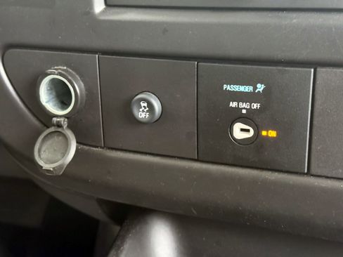 Used 2024 Chevrolet Express 2500 w/ Driver Convenience Package image 20