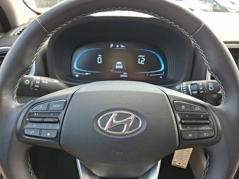 Certified 2023 Hyundai Venue SEL w/ Cargo Package FWD image 19