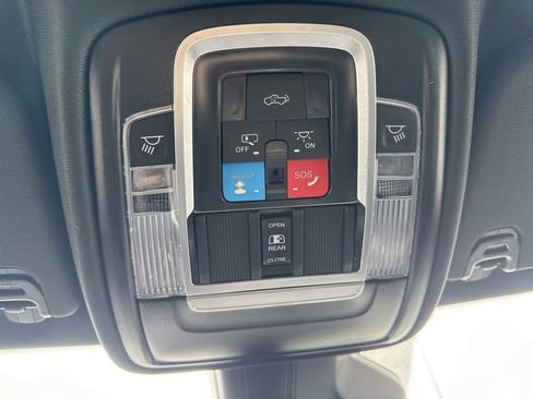 New 2026 RAM 1500 4x4 Crew Cab image 32