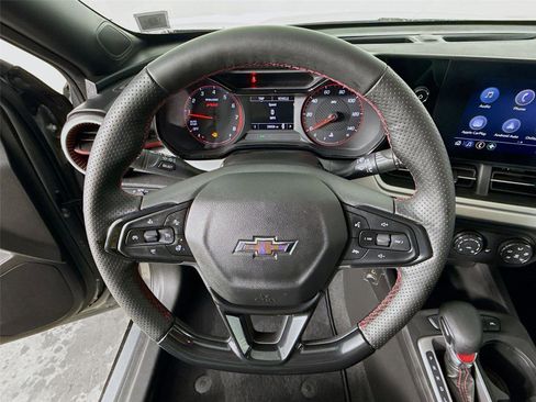 Used 2024 Chevrolet Trax RS image 12