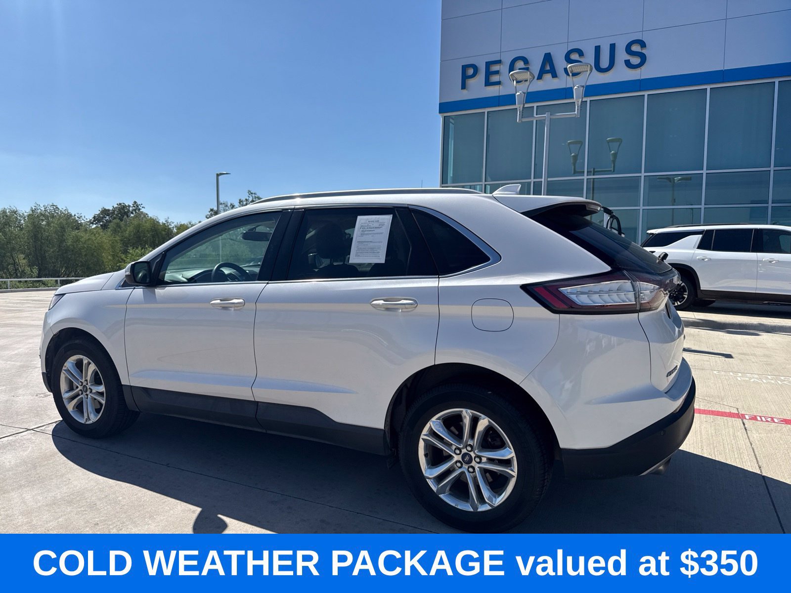 Used 2017 Ford Edge Titanium w/ Technology Package FWD image 3