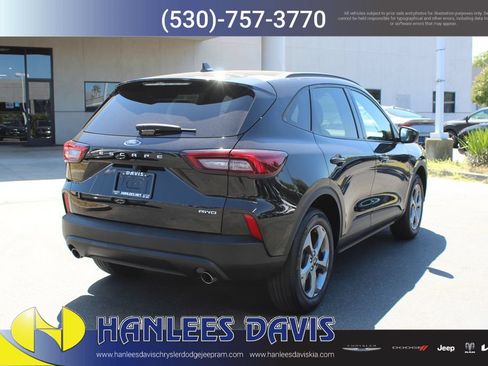 Used 2025 Ford Escape ST-Line AWD/4WD image 7