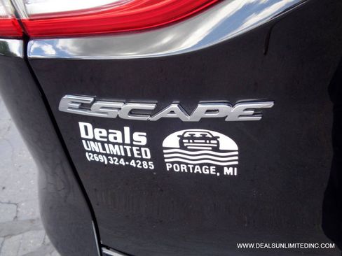 Used 2015 Ford Escape S FWD image 5