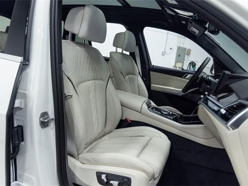 New 2026 BMW X5 xDrive50e image 27