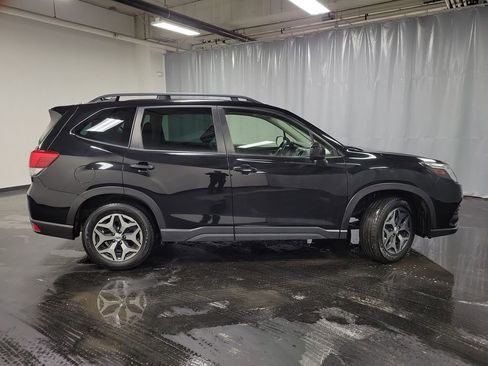 Used 2023 Subaru Forester Premium image 9