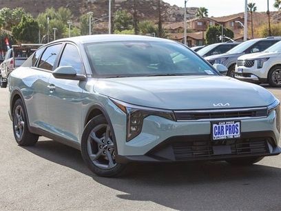 New 2025 Kia K4 LXS