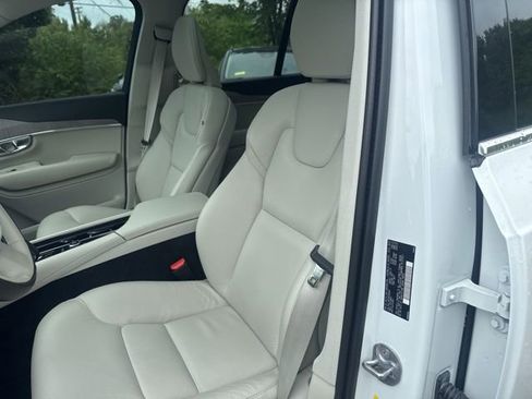 Used 2024 Volvo XC90 B5 Plus AWD/4WD image 15