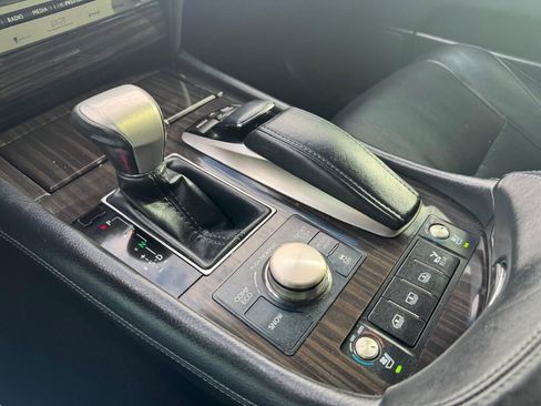 Used 2013 Lexus LS 460 AWD w/ Ultra Luxury Pkg image 15