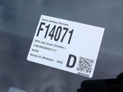 Used 2024 Jeep Grand Cherokee L Limited w/ Luxury Tech Group II image 7