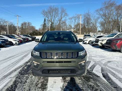 Used 2018 Jeep Compass Latitude w/ Cold Weather Group image 16