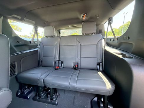 New 2026 Chevrolet Suburban LT w/ Comfort Package AWD/4WD image 25