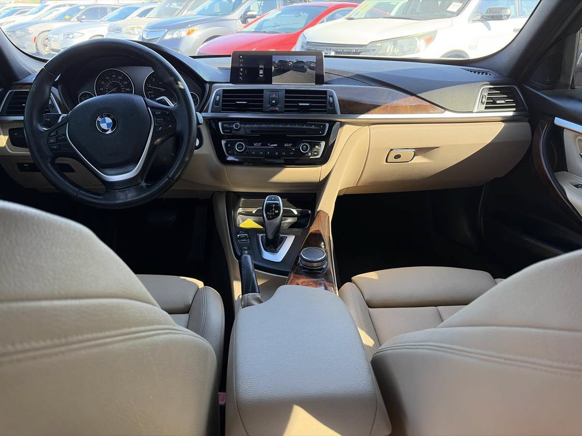 Used 2018 BMW 330i Sedan w/ Convenience Package RWD image 17