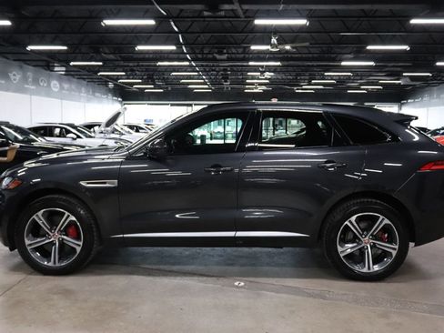 Used 2017 Jaguar F-PACE S image 2