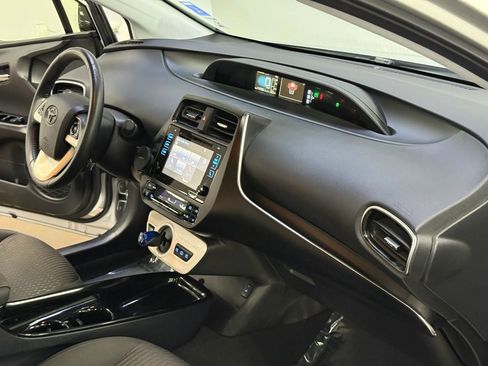 Used 2017 Toyota Prius Prime Plus FWD image 15