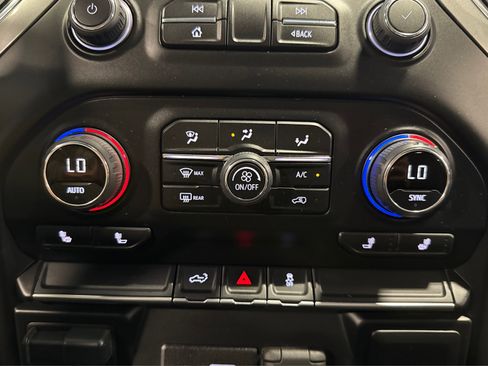 Used 2022 Chevrolet Silverado 2500 LT image 33