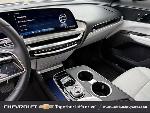 Used 2024 Cadillac Lyriq Luxury w/ LPO, Floor Liner Package RWD image 20