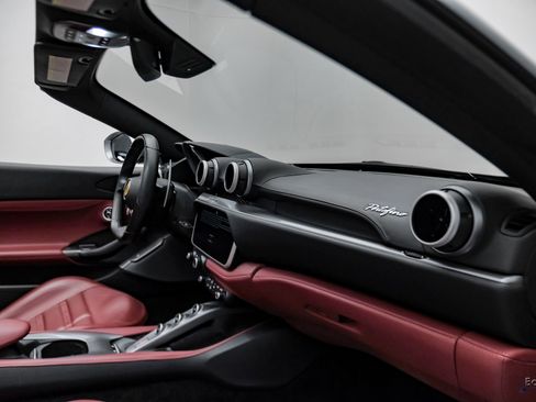 Used 2019 Ferrari Portofino image 59