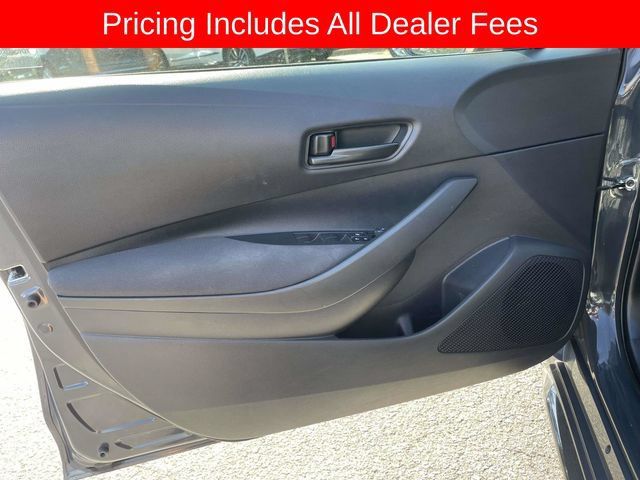 Used 2025 Toyota Corolla LE FWD image 18