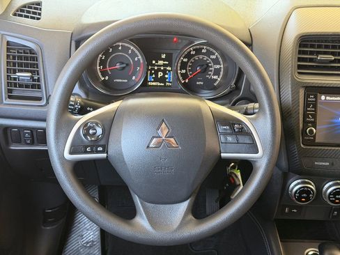 Used 2025 Mitsubishi Outlander Sport ES image 4