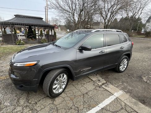 Used 2016 Jeep Cherokee Limited image 2
