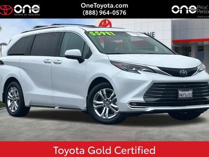 Certified 2024 Toyota Sienna Platinum