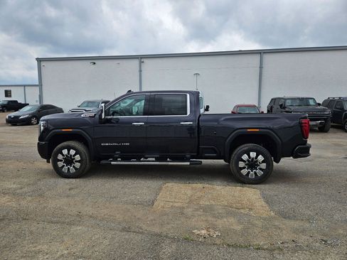 New 2026 GMC Sierra 3500 Denali w/ Technology Package AWD/4WD image 2