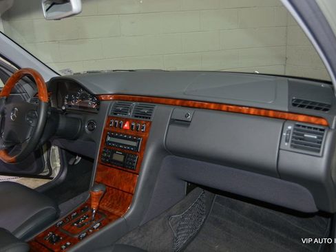 Used 2002 Mercedes-Benz E 430 Sedan image 12