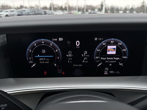 New 2026 Volkswagen Tiguan SE R-Line image 11