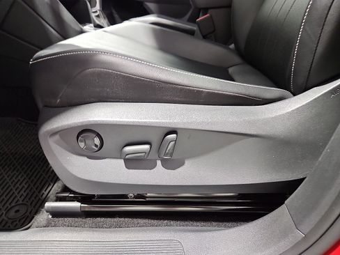 Certified 2023 Volkswagen Tiguan SE w/ Panoramic Sunroof Package FWD image 17