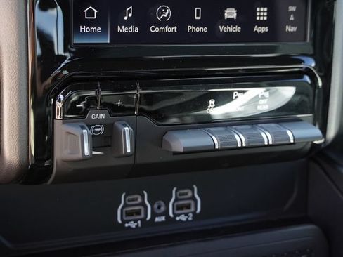 New 2026 RAM 1500 4x4 Crew Cab image 25