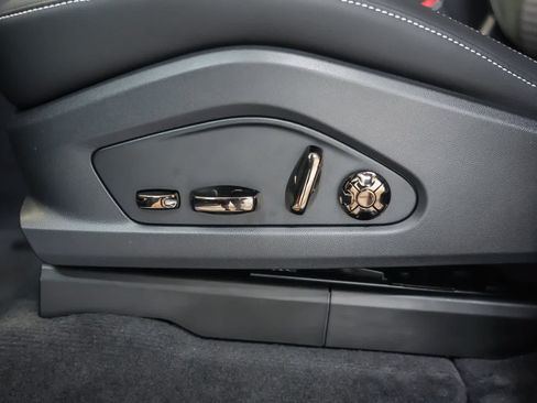 Used 2026 Porsche Cayenne Electric AWD/4WD image 26