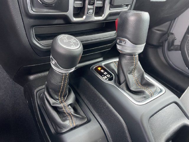 Used 2022 Jeep Wrangler Unlimited Sahara AWD/4WD image 23