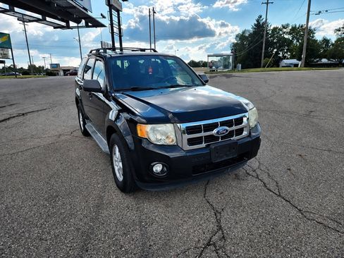Used 2011 Ford Escape XLT w/ 202A Rapid Spec Order Code AWD/4WD image 2
