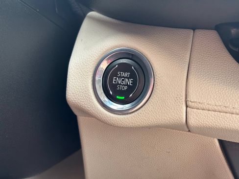 Used 2023 Buick Envision Essence AWD/4WD image 31