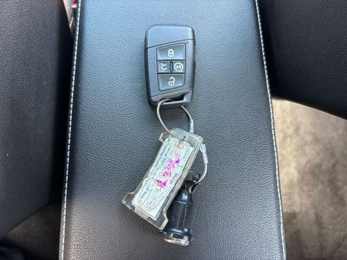 Used 2025 Volkswagen Jetta SE image 22