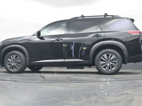 New 2025 Nissan Pathfinder SV w/ SV Premium Package image 28