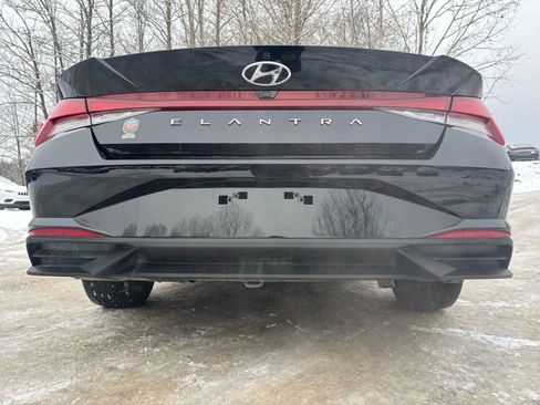 Used 2023 Hyundai Elantra SEL w/ Convenience Package image 5