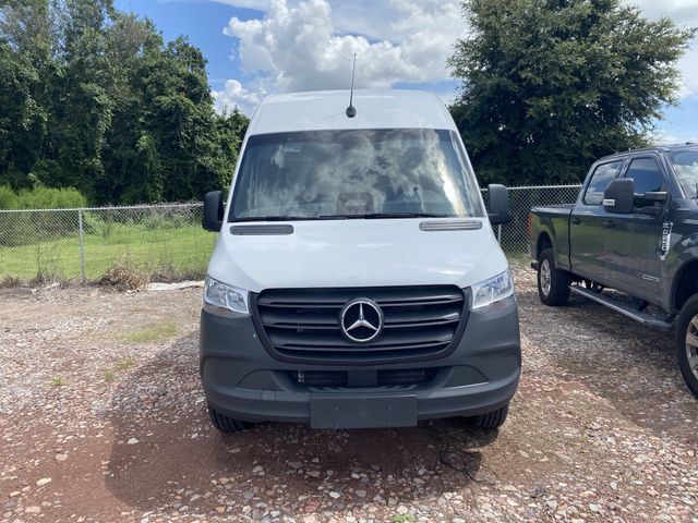 Used 2025 Mercedes-Benz Sprinter 2500 image 2