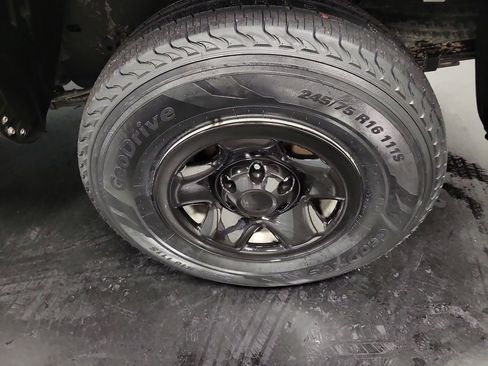 Used 2022 Toyota Tacoma SR image 11