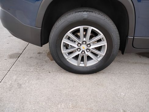 Used 2023 Chevrolet Traverse LT image 26