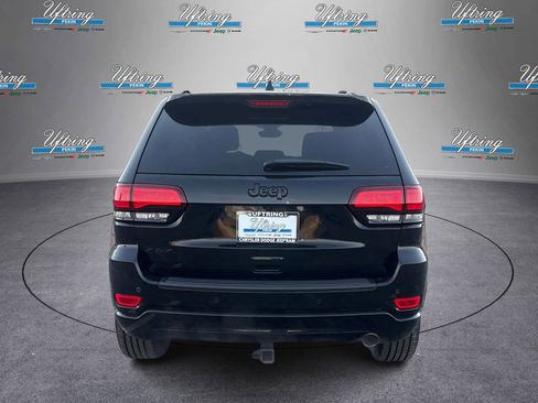 Used 2019 Jeep Grand Cherokee Altitude image 4