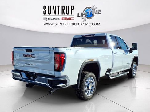 Used 2022 GMC Sierra 2500 SLE w/ SLE Value Package; image 3