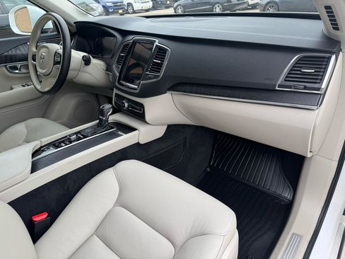 Used 2020 Volvo XC90 T5 Momentum image 43