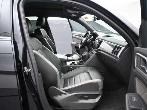 Used 2021 Volkswagen Atlas Cross Sport SEL Premium R-Line AWD/4WD image 18